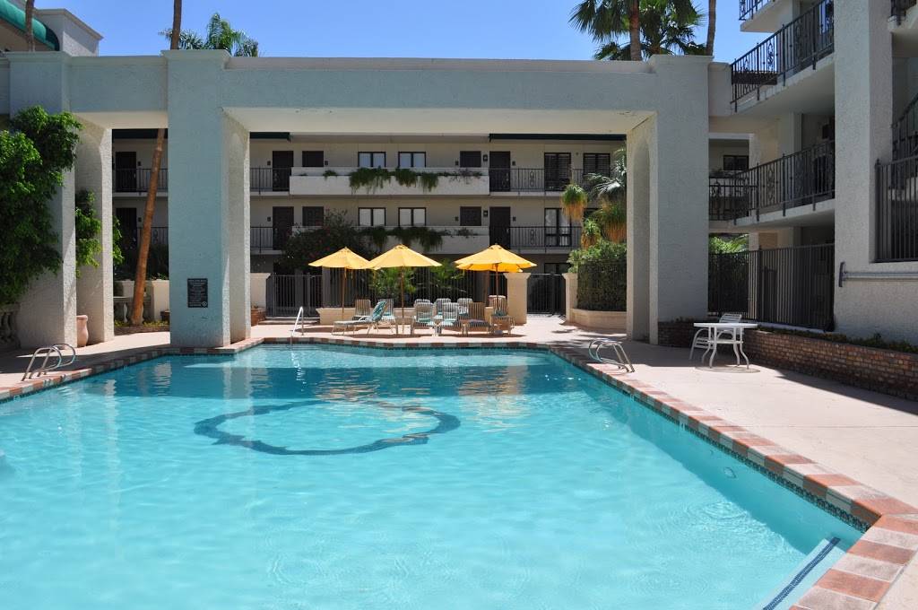 Arizona Grand Resort & Spa | restaurant | 8000 Arizona Grand Pkwy, Phoenix, AZ 85044, USA | 6024389000 OR +1 602-438-9000