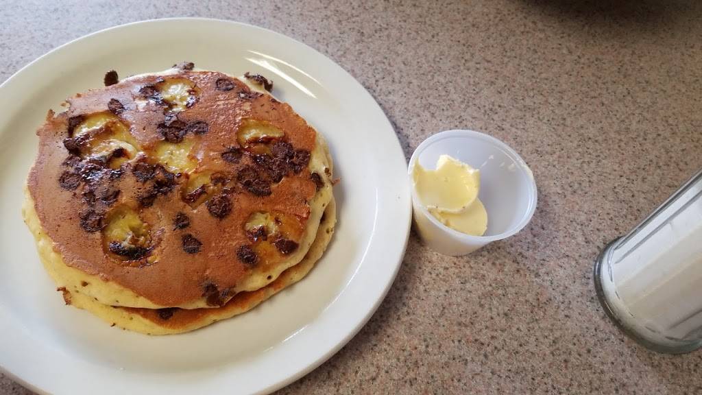 Fitzys | restaurant | 1250 Lawrence St, Lowell, MA 01852, USA | 9784589339 OR +1 978-458-9339