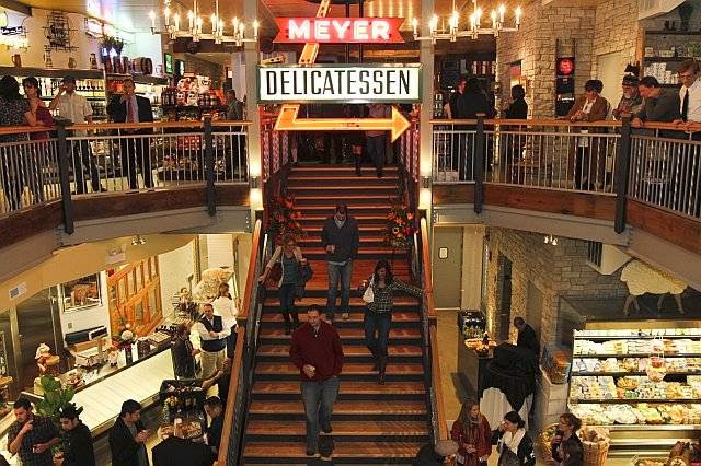 Genes Sausage Shop and Delicatessen | restaurant | 4750 N Lincoln Ave, Chicago, IL 60625, USA | 7737287243 OR +1 773-728-7243