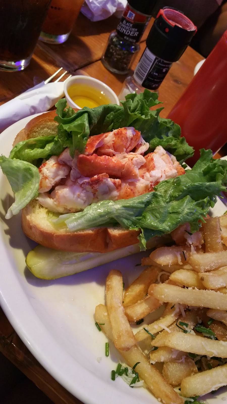 Quahog Republic | restaurant | 97 Spring Bars Rd, Falmouth, MA 02540, USA | 5085404111 OR +1 508-540-4111