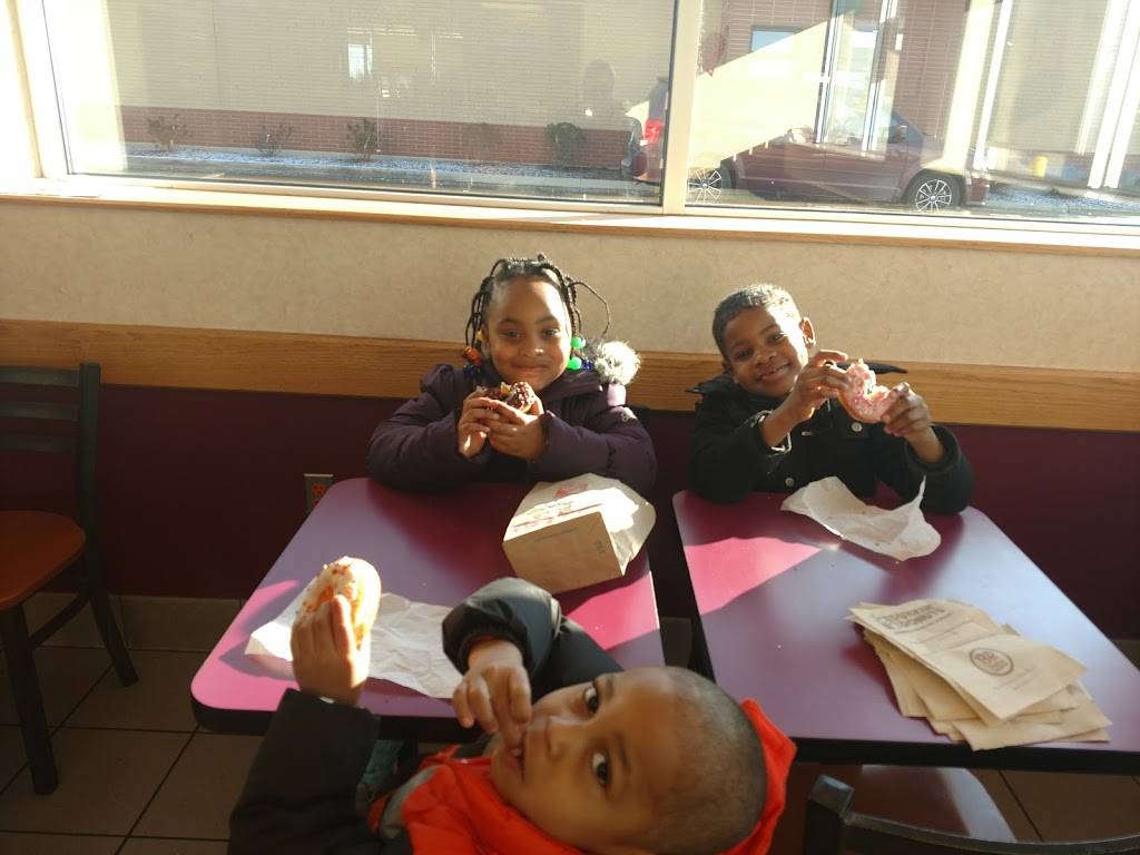 Dunkin | bakery | 20050 West Rd, Woodhaven, MI 48183, USA | 7346924445 OR +1 734-692-4445