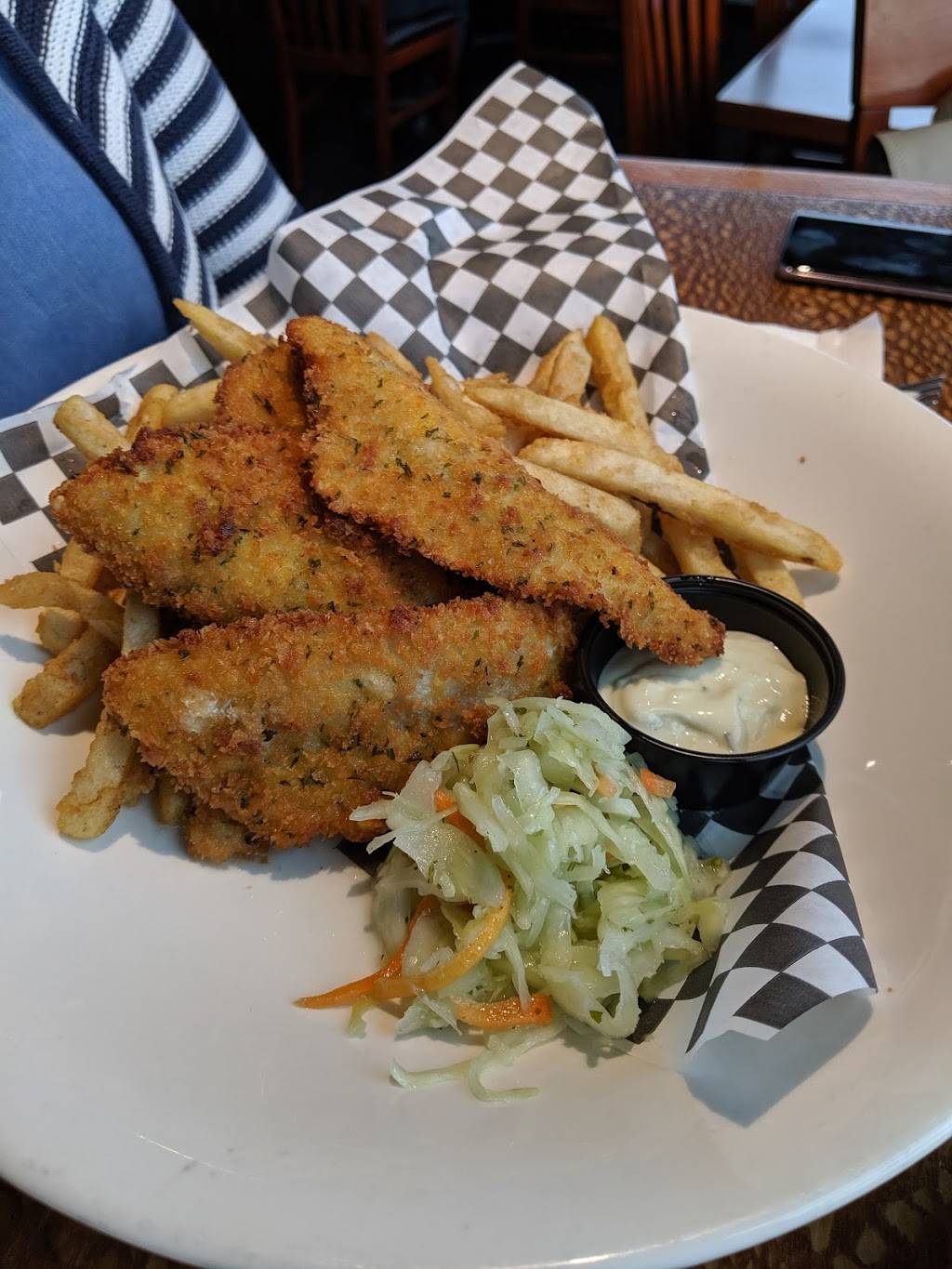 Don Cherrys Sports Grill | restaurant | 3 Marina Dr, Port Colborne, ON L3K 6C6, Canada | 9058341500 OR +1 905-834-1500