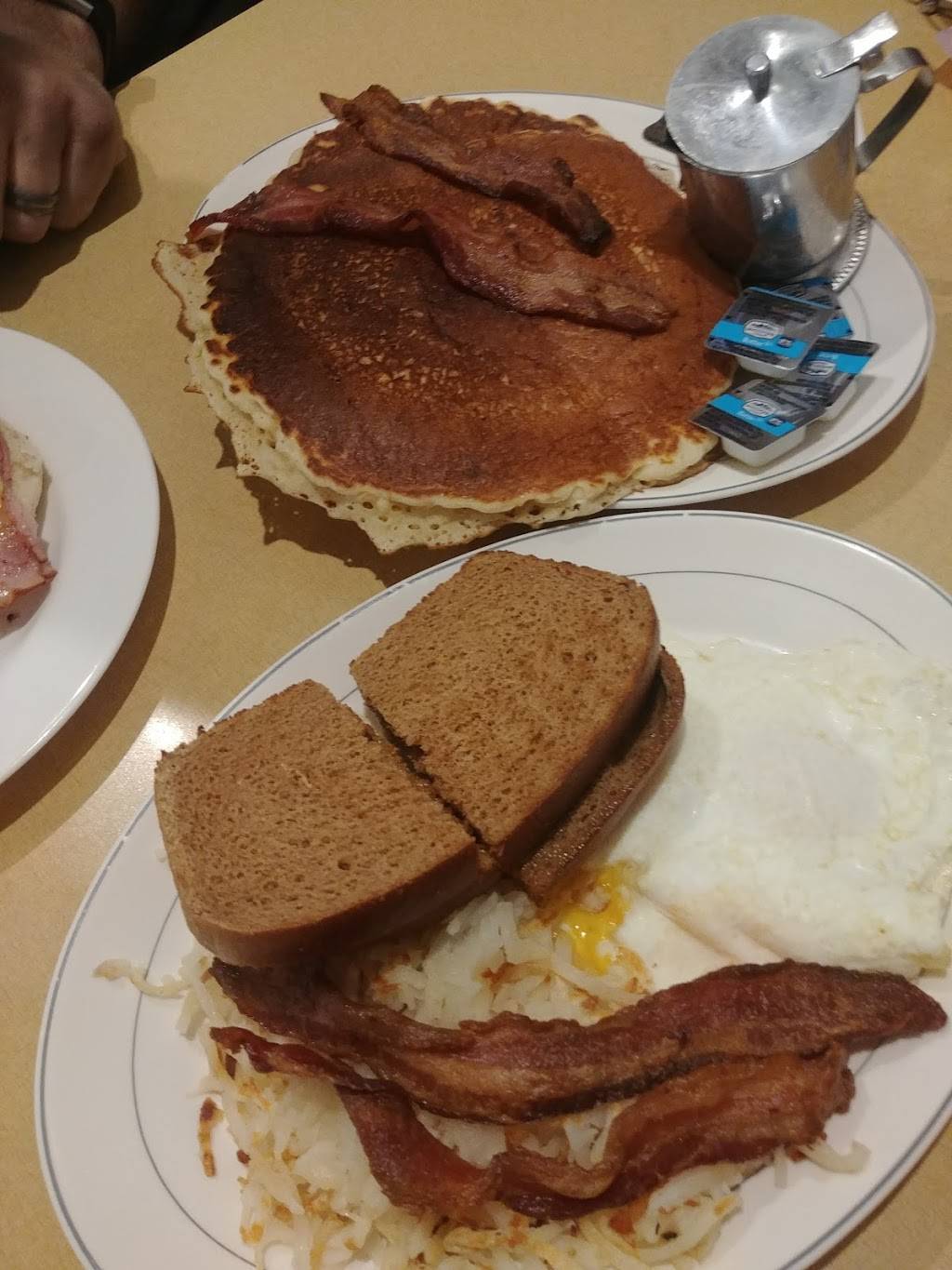 Southside Inn | restaurant | 192 W 35th St, Holland, MI 49423, USA | 6163961631 OR +1 616-396-1631