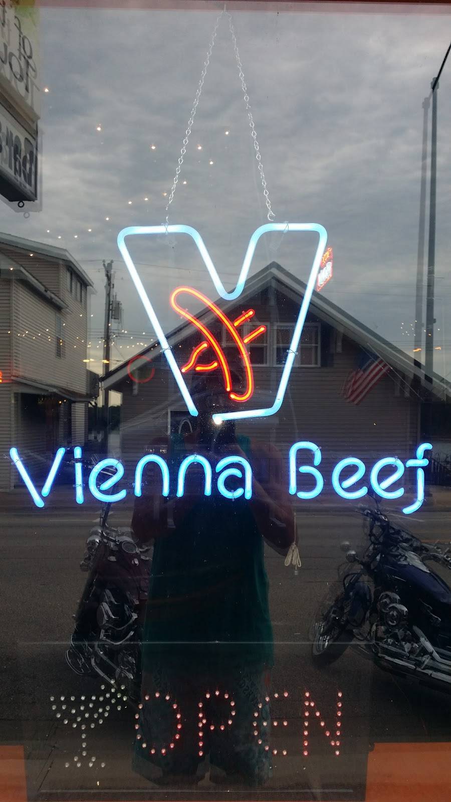 Bills Talk Of The Town | restaurant | 107 Main St, Alma, WI 54610, USA | 6086853535 OR +1 608-685-3535