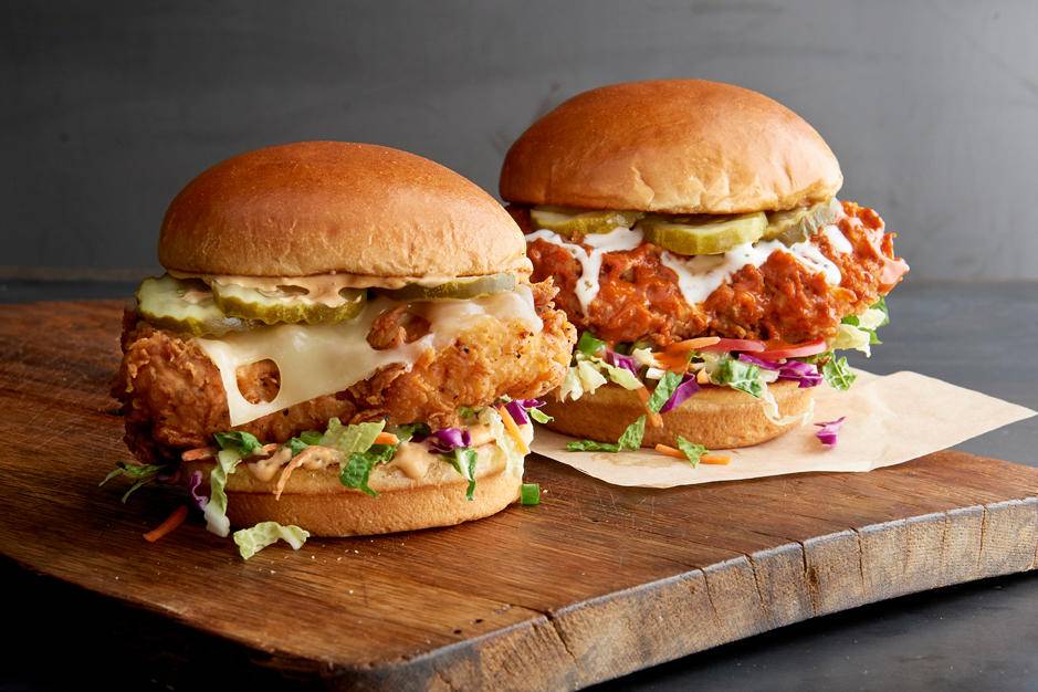 Buffalo Wild Wings | meal takeaway | 32401 Temecula Pkwy, Temecula, CA 92592, USA | 9513030225 OR +1 951-303-0225