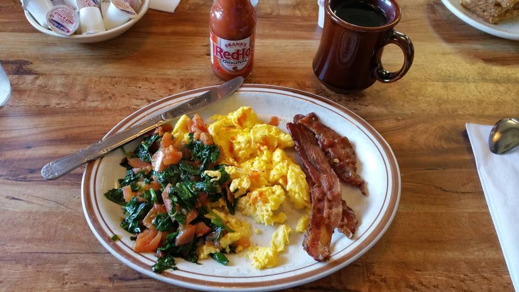 Taylor Town Coney Island | restaurant | 20063 Ecorse Rd, Taylor, MI 48180, USA | 3133811335 OR +1 313-381-1335