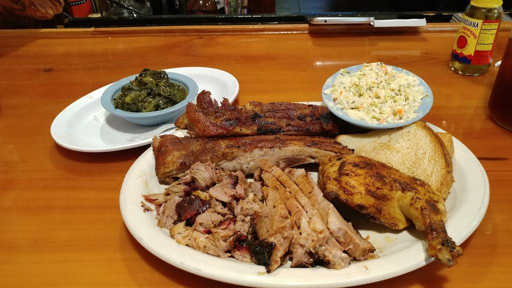 Pit Master BBQ | restaurant | 4425 US-17, DeLand, FL 32720, USA | 3869854488 OR +1 386-985-4488