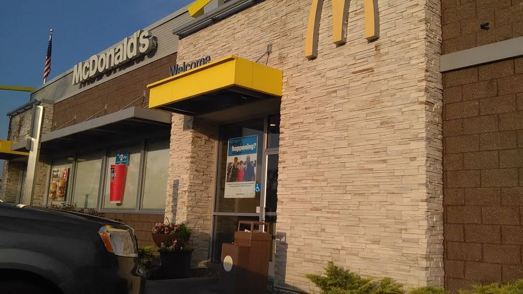 McDonalds | cafe | 750 E Carmel Dr, Carmel, IN 46032, USA | 3178469776 OR +1 317-846-9776