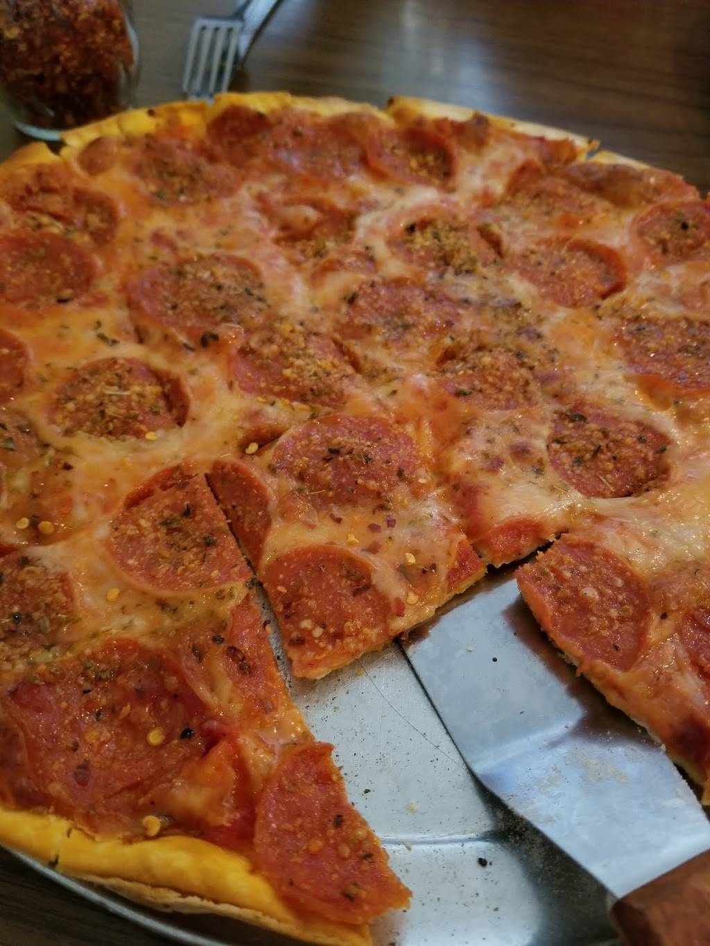 Frankie Toccos Pizzeria | restaurant | 108 S Main St, St Charles, MO 63301, USA | 6369477007 OR +1 636-947-7007