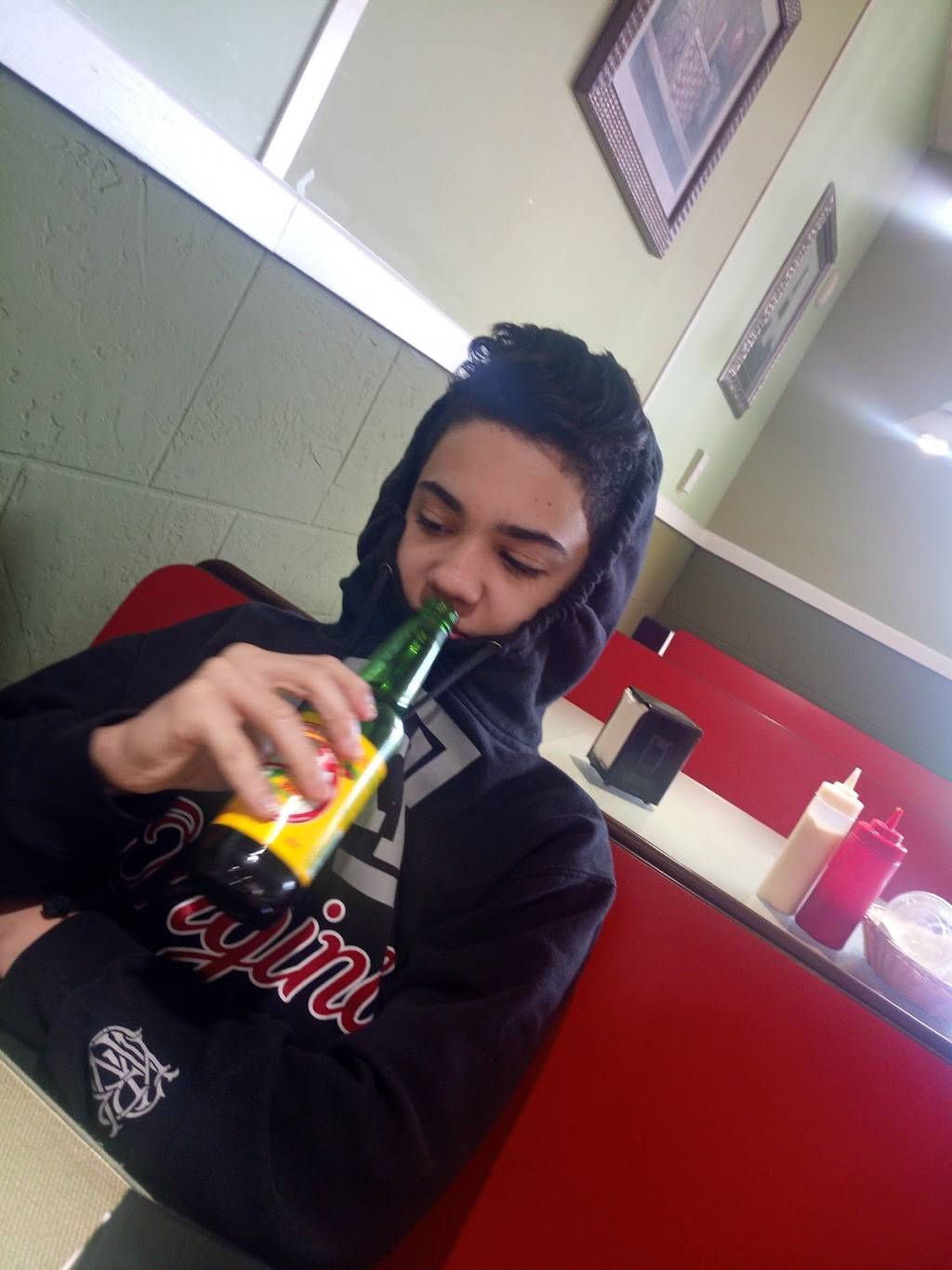 Supreme Pizzeria & Bakery | restaurant | 7514 Castor Ave, Philadelphia, PA 19152, USA | 2157227464 OR +1 215-722-7464