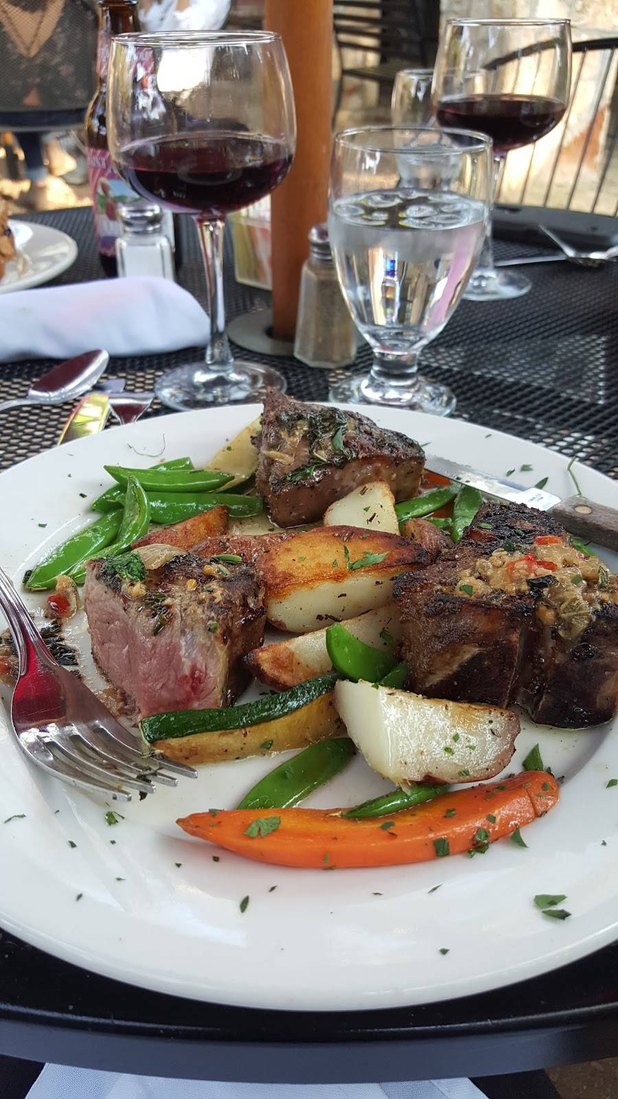 Kates Place Restaurant | restaurant | 600 FM2325, Wimberley, TX 78676, USA | 5127223744 OR +1 512-722-3744