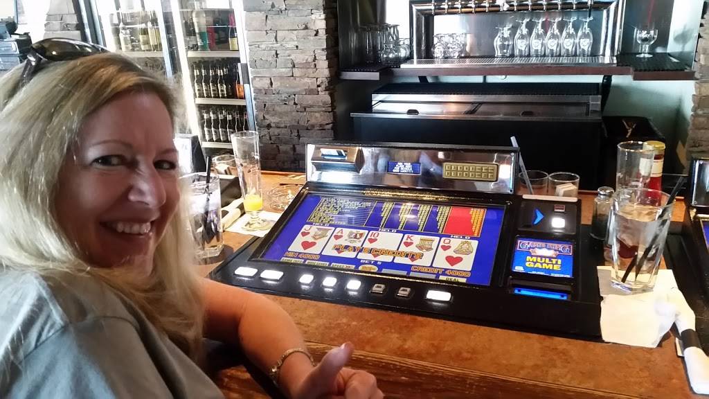 Mountainside Restaurant & Tavern | restaurant | 1442 E Lake Mead Pkwy, Henderson, NV 89015, USA | 7026316000 OR +1 702-631-6000