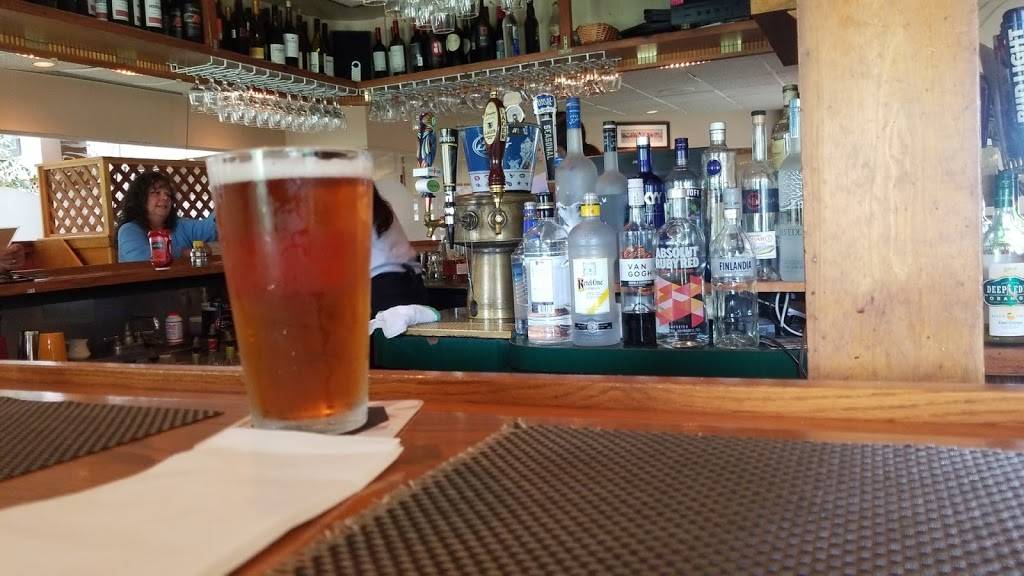 Hideaway Restaurant & Pub | restaurant | 19 Halls Rd, Old Lyme, CT 06371, USA | 8604341455 OR +1 860-434-1455