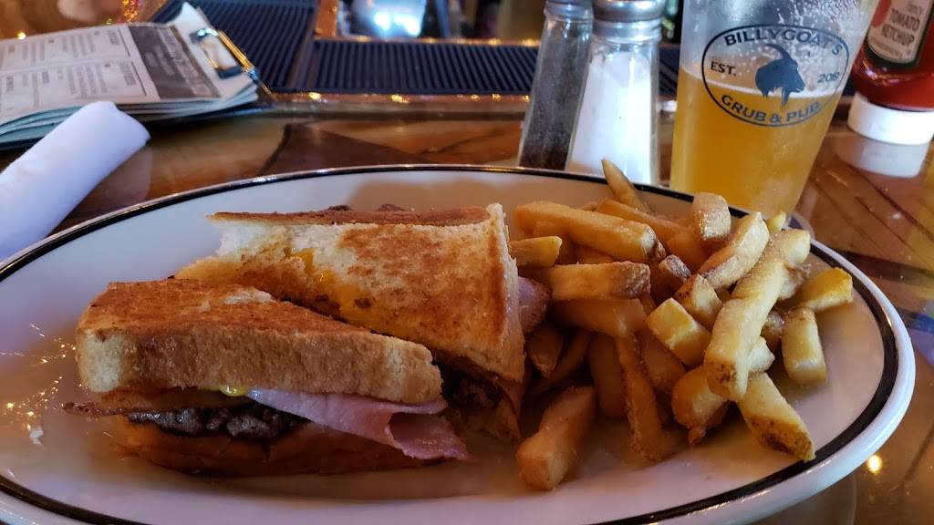 Billygoats Grub & Pub | restaurant | 110 E Warren St, Bunker Hill, IL 62014, USA | 6185854628 OR +1 618-585-4628