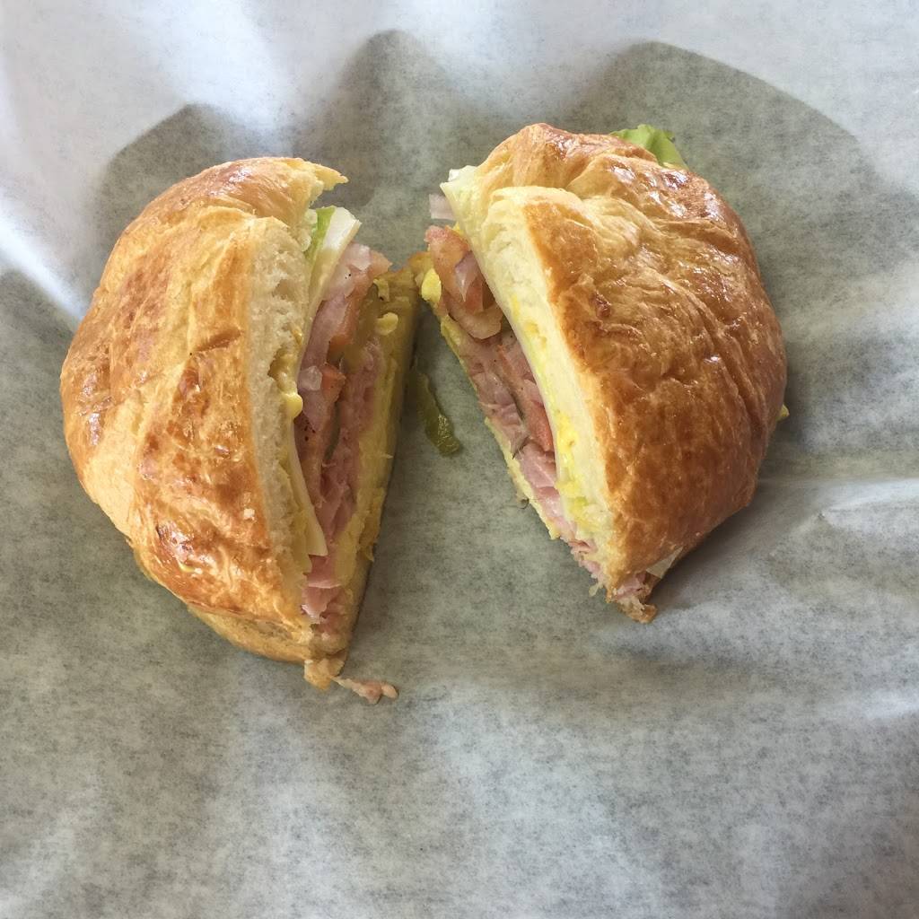 Rainbow Donuts Cafe & Deli | bakery | 3831 E Thunderbird Rd, Phoenix, AZ 85032, USA | 6029233414 OR +1 602-923-3414