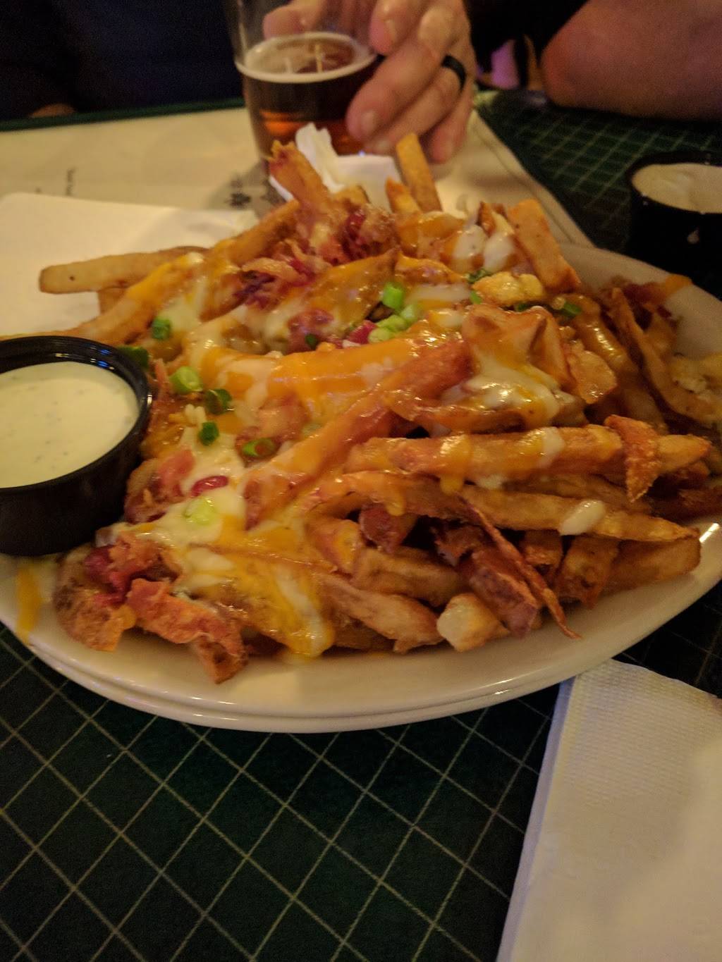 Village Tavern | restaurant | 122 Walkers Village Way, Walkersville, MD 21793, USA | 3018452262 OR +1 301-845-2262