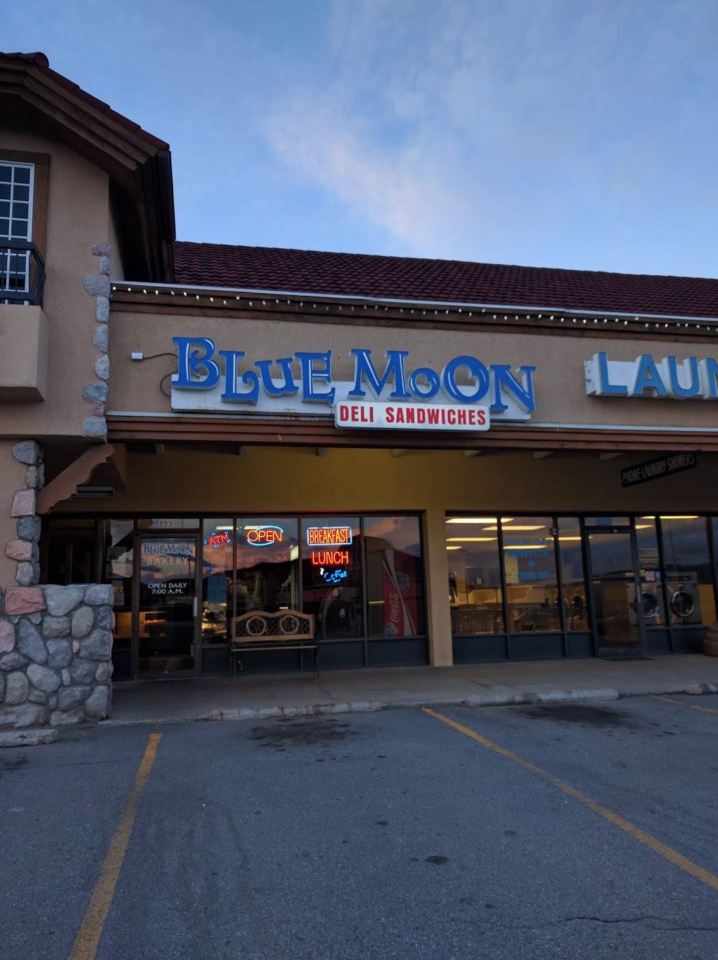 Blue Moon Bakery | bakery | 253 Summit Pl, Silverthorne, CO 80498, USA | 9705130669 OR +1 970-513-0669