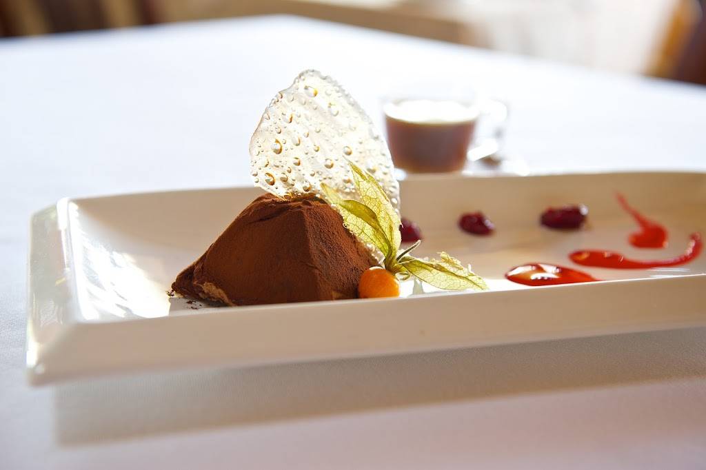 La Rotonde | restaurant | 901 Rue Principale, Granby, QC J2G 2Z5, Canada | 4503789071 OR +1 450-378-9071