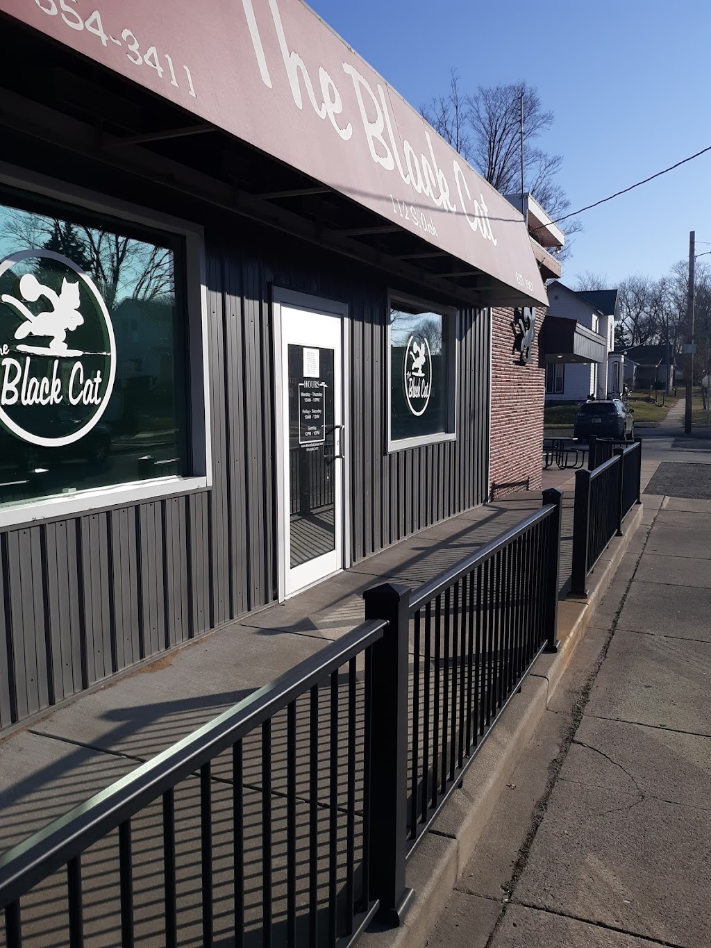 Black Cat Lanes | restaurant | 112 S Arch St, New Carlisle, IN 46552, USA | 5746543111 OR +1 574-654-3111