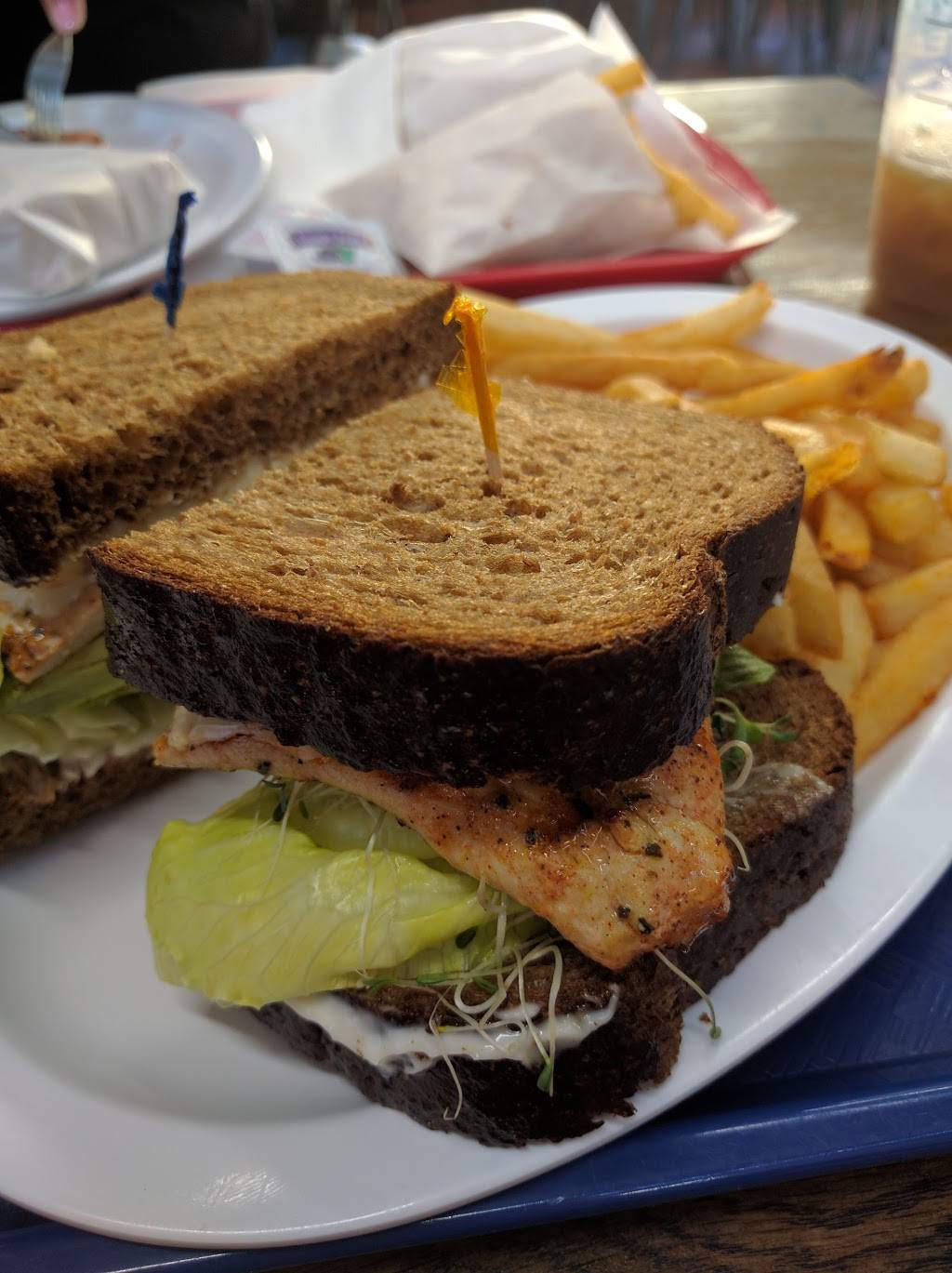 Xris Burgers | restaurant | 5243 E Washington Blvd, Commerce, CA 90040, USA | 3232642440 OR +1 323-264-2440