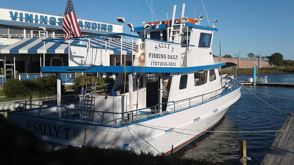 Vinings Landing Marina | restaurant | 8166 Shore Dr, Norfolk, VA 23518, USA | 7575878000 OR +1 757-587-8000
