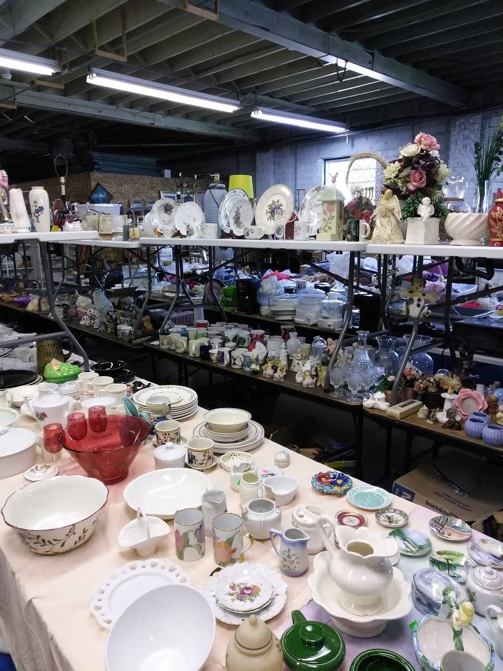 Mountain Roots Marketplace | bakery | 148 W 2nd St, Weston, WV 26452, USA | 3042698619 OR +1 304-269-8619