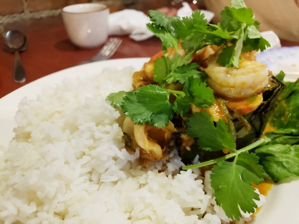 Phnom Penh Restaurant | restaurant | 1929 W 25th St, Cleveland, OH 44113, USA | 2163572951 OR +1 216-357-2951