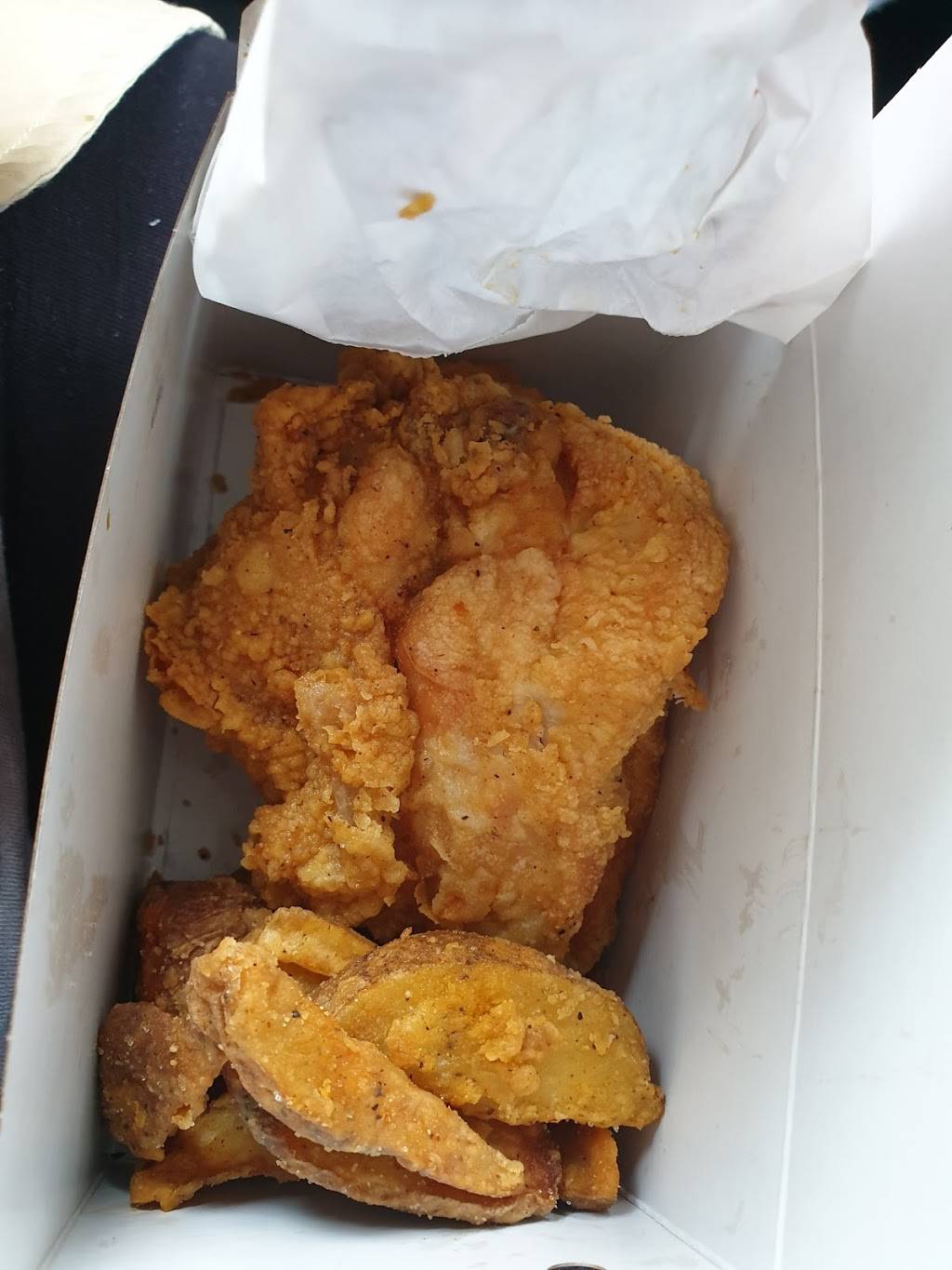 Mary Browns Chicken & Taters | restaurant | 11 Jacob Keffer Pkwy, Concord, ON L4K 5N8, Canada | 2898325077 OR +1 289-832-5077