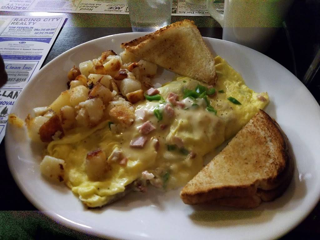 Comptons Restaurant | restaurant | 457 Broadway, Saratoga Springs, NY 12866, USA | 5185849632 OR +1 518-584-9632