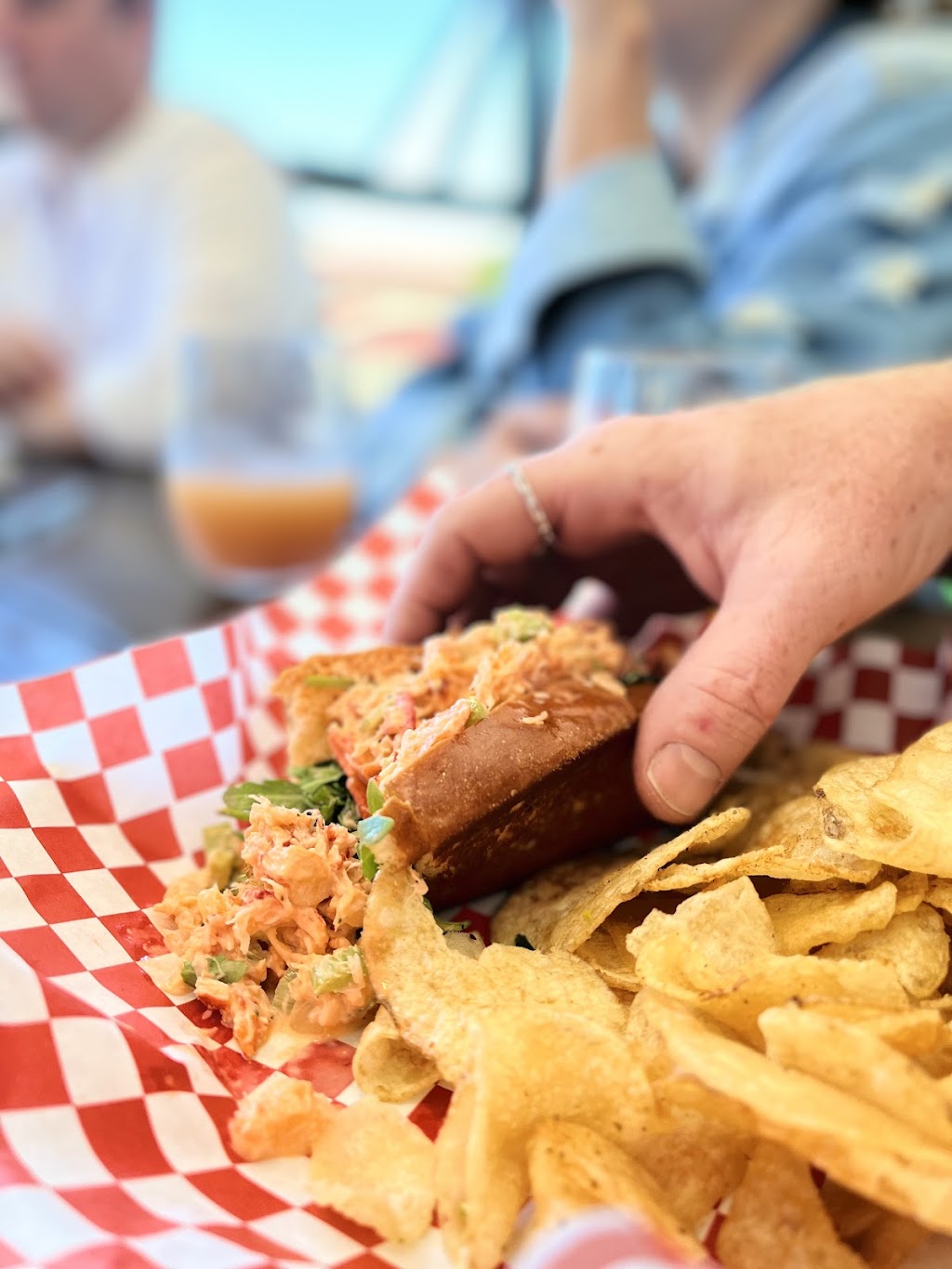 Shuck It! Oyster Bar & Seafood | restaurant | 610 Main St, Martinez, CA 94553, USA | 9253878349 OR +1 925-387-8349