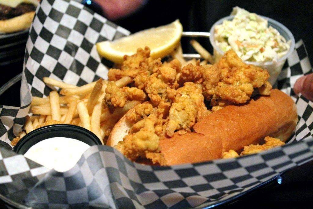 Black Cat Tavern | restaurant | 165 Ocean St, Hyannis, MA 02601, USA | 5087781233 OR +1 508-778-1233