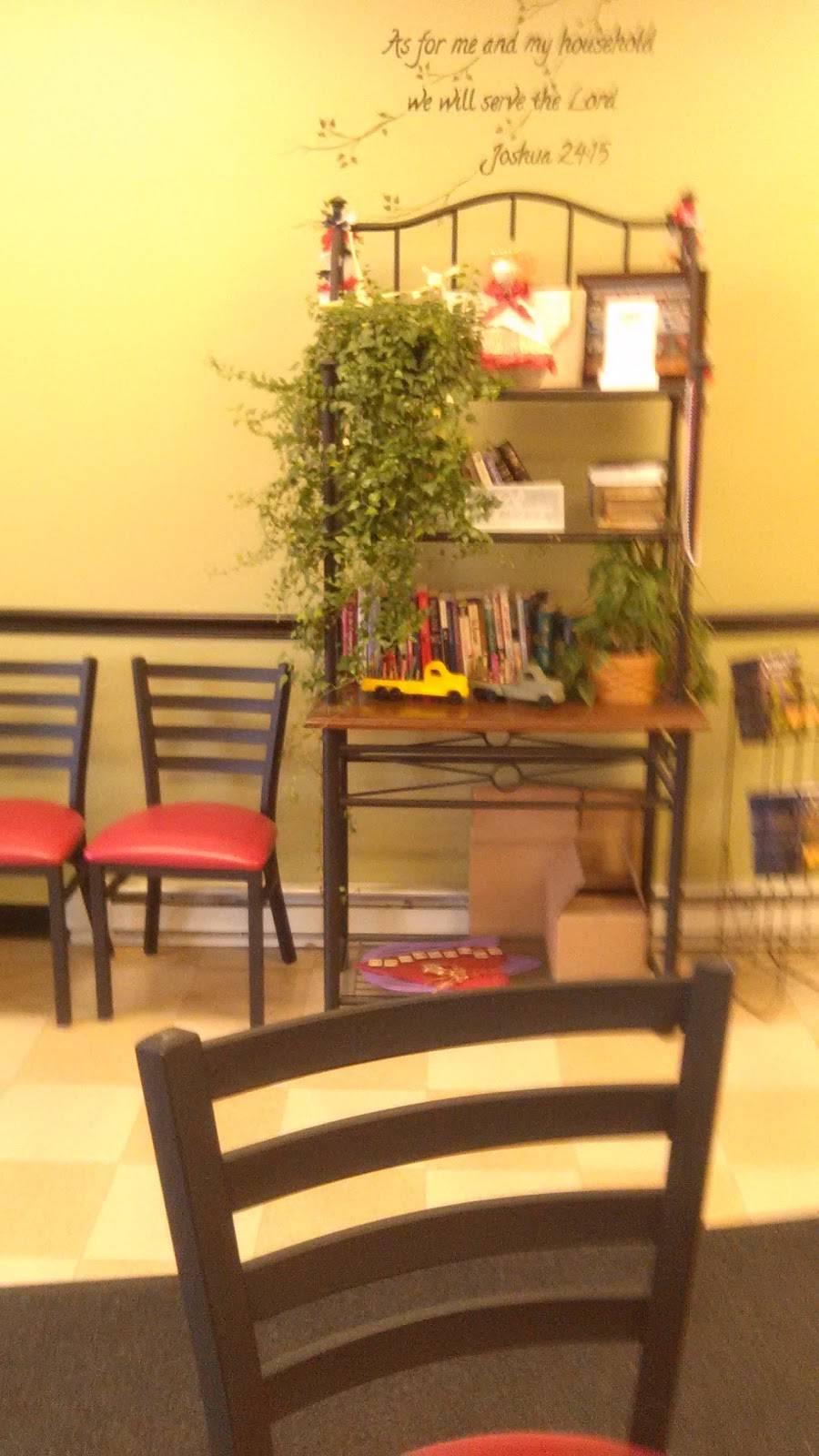 Myrtle Mays Café | restaurant | 236 Sunbury St, Minersville, PA 17954, USA | 5703995110 OR +1 570-399-5110