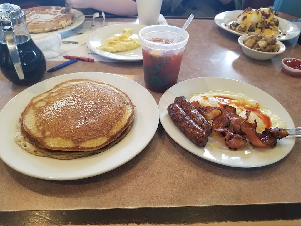 Russells Marina Grill | restaurant | 8555 Pontchartrain Blvd, New Orleans, LA 70124, United States | 5042829980 OR +1 504-282-9980