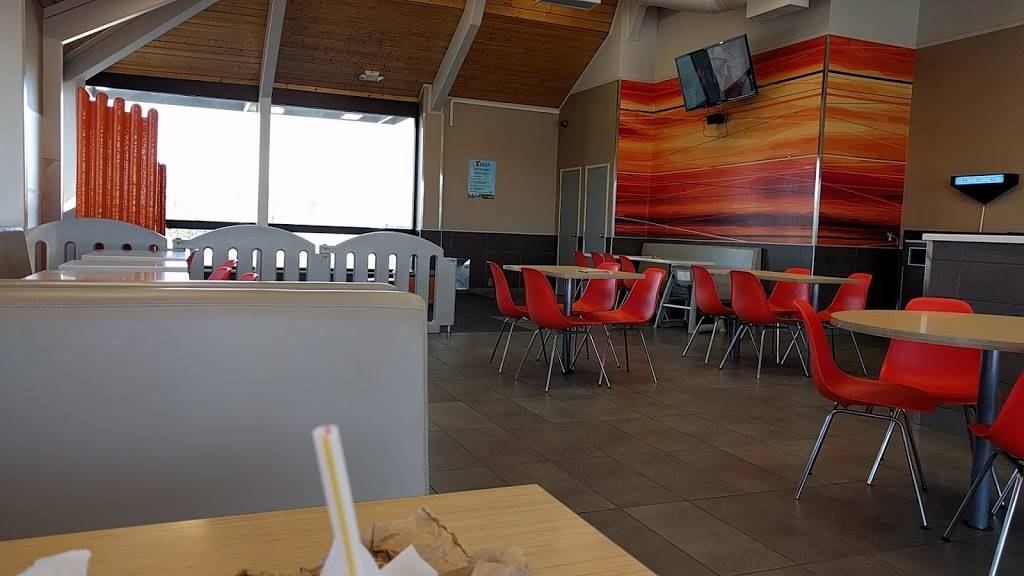 McDonalds | cafe | 652 Main St NE, Los Lunas, NM 87031, USA | 5058657370 OR +1 505-865-7370