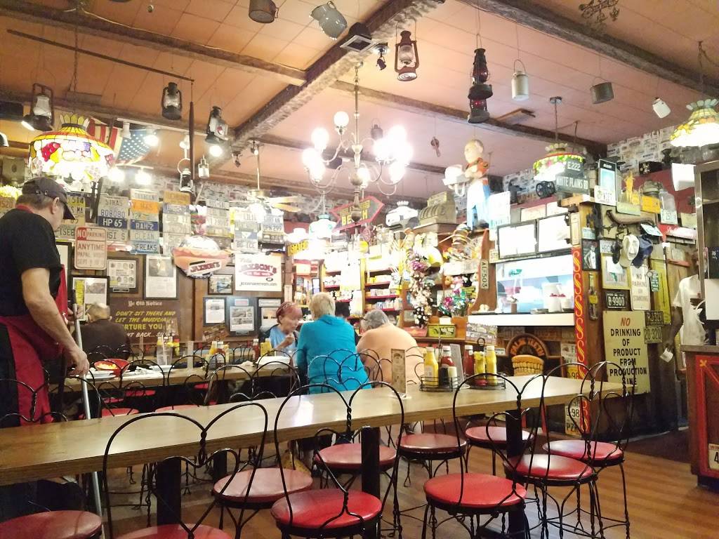 Jaxsons Ice Cream Parlor & Restaurant | restaurant | 128 S Federal Hwy, Dania Beach, FL 33004, USA | 9549234445 OR +1 954-923-4445