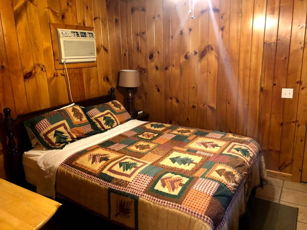 Deep Creek Lodge | meal takeaway | 1881 W Deep Creek Rd, Bryson City, NC 28713, USA | 8284882587 OR +1 828-488-2587