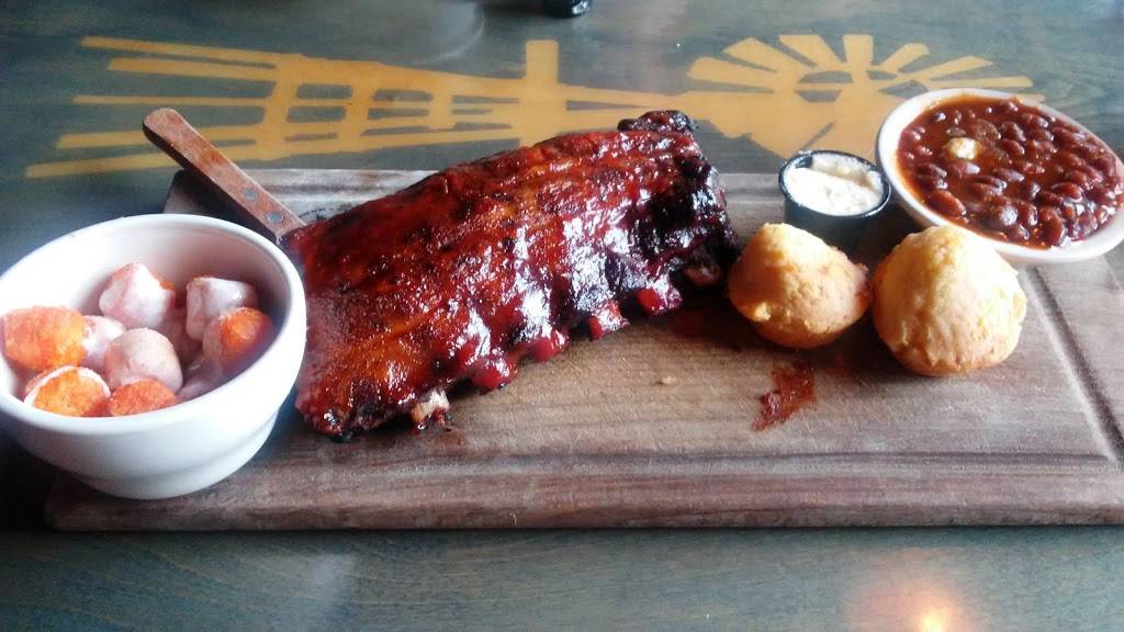 Smokeys BBQ Roadhouse | restaurant | 2092 Woodville Rd, Oregon, OH 43616, USA | 4197252888 OR +1 419-725-2888