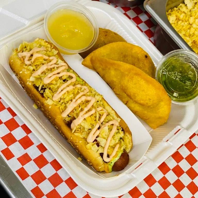 vivis gourmet | restaurant | 7219 Wilbur Ave, Reseda, CA 91335, USA | 8184626951 OR +1 818-462-6951