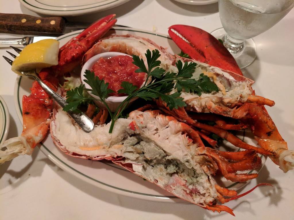 Bryant & Cooper | restaurant | 2 Middle Neck Rd, Roslyn, NY 11576, USA | 5166277270 OR +1 516-627-7270