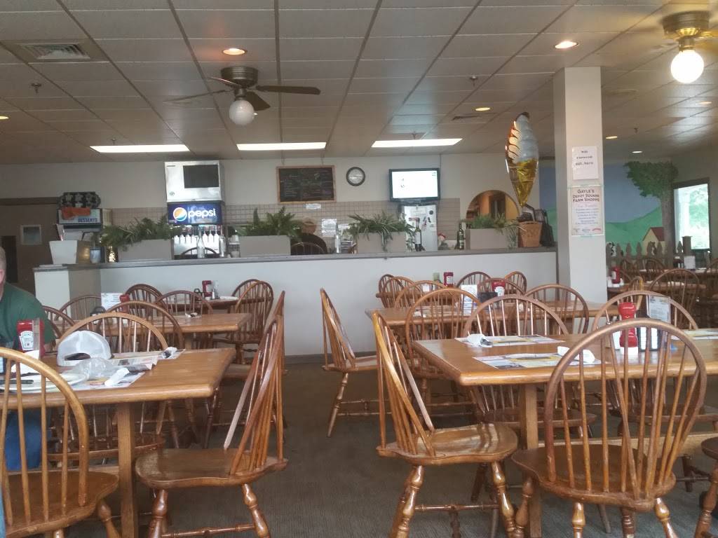 Gayles Depot Square Farm Shoppe | restaurant | 51 Depot St, Watertown, CT 06795, USA | 8602747353 OR +1 860-274-7353