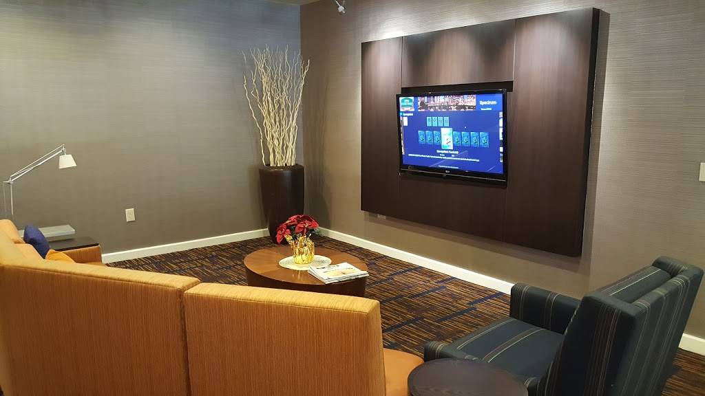 The Bistro – Eat. Drink. Connect.® | restaurant | 102 E Cass St, Tampa, FL 33602, USA | 8132291100 OR +1 813-229-1100