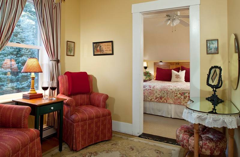 Squam Lake Inn | restaurant | 28 Shepard Hill Rd, Holderness, NH 03245, USA | 6039684417 OR +1 603-968-4417