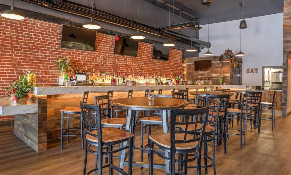 Juniors | restaurant | 939 N Central Ave, Tracy, CA 95376, USA | 2098799043 OR +1 209-879-9043