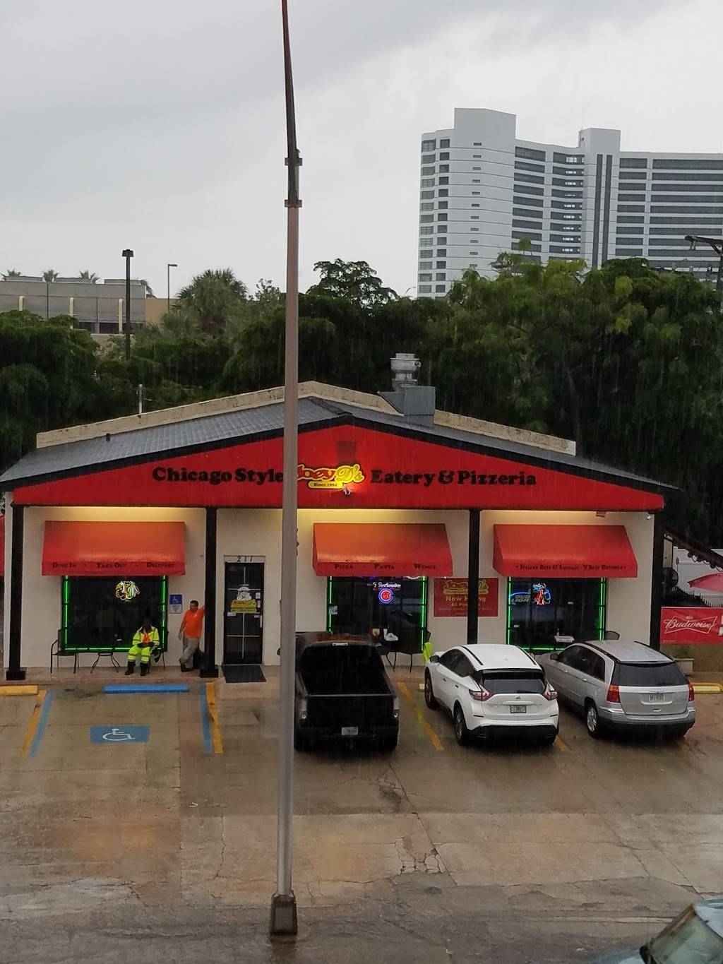 Joey Ds Chicago Style Eatery & Pizzeria | restaurant | 211 N Tamiami Trail, Sarasota, FL 34236, USA | 9413649900 OR +1 941-364-9900