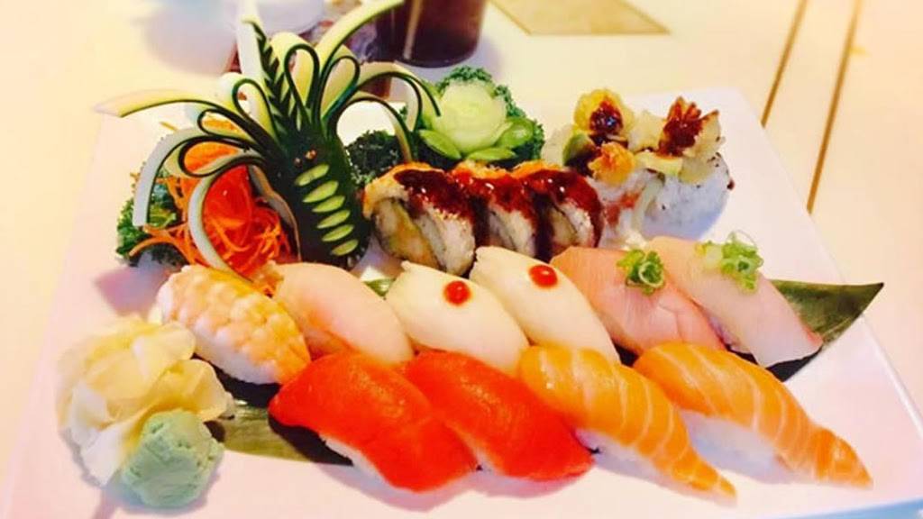 Fuki Asian Fusion & Sushi | restaurant | 2010 W 9th Ave, Oshkosh, WI 54904, USA | 9203854478 OR +1 920-385-4478