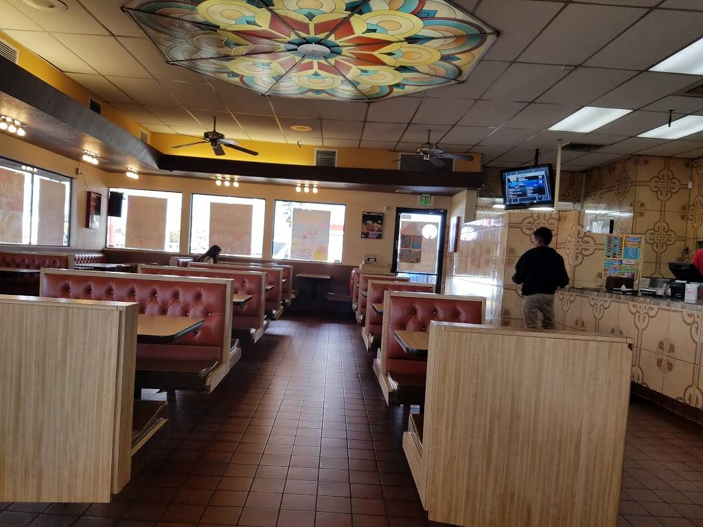 Fosters Freeze | restaurant | 3701 Wilson Rd, Bakersfield, CA 93309, USA | 6618323826 OR +1 661-832-3826