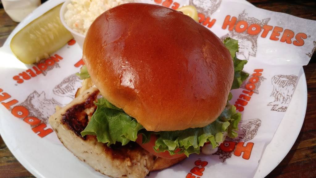 Hooters | meal takeaway | 8225 W Higgins Rd, Chicago, IL 60631, USA | 7737140193 OR +1 773-714-0193