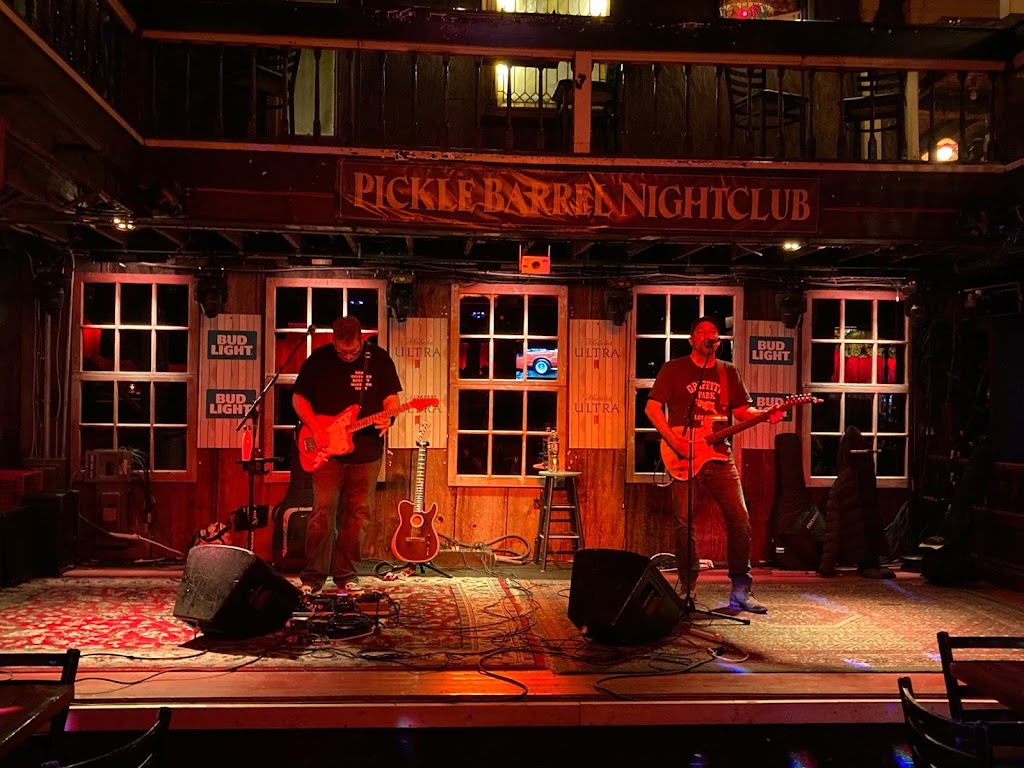Pickle Barrel Nightclub | restaurant | 1741 Killington Rd, Killington, VT 05751, USA | 8024223035 OR +1 802-422-3035