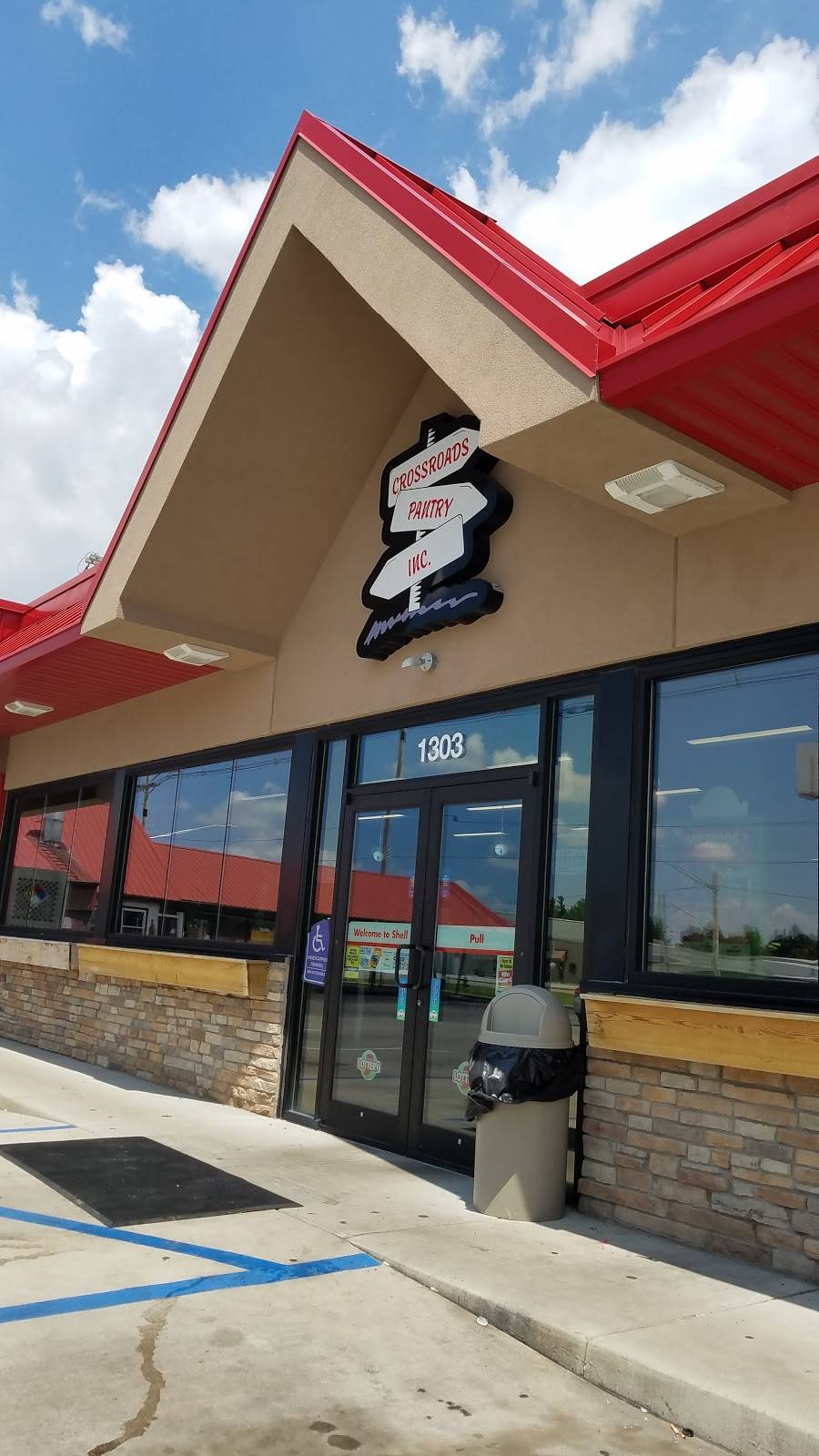 Phil’s One Stop | meal takeaway | 1303 S Main St, Bluffton, IN 46714, USA | 2608244848 OR +1 260-824-4848