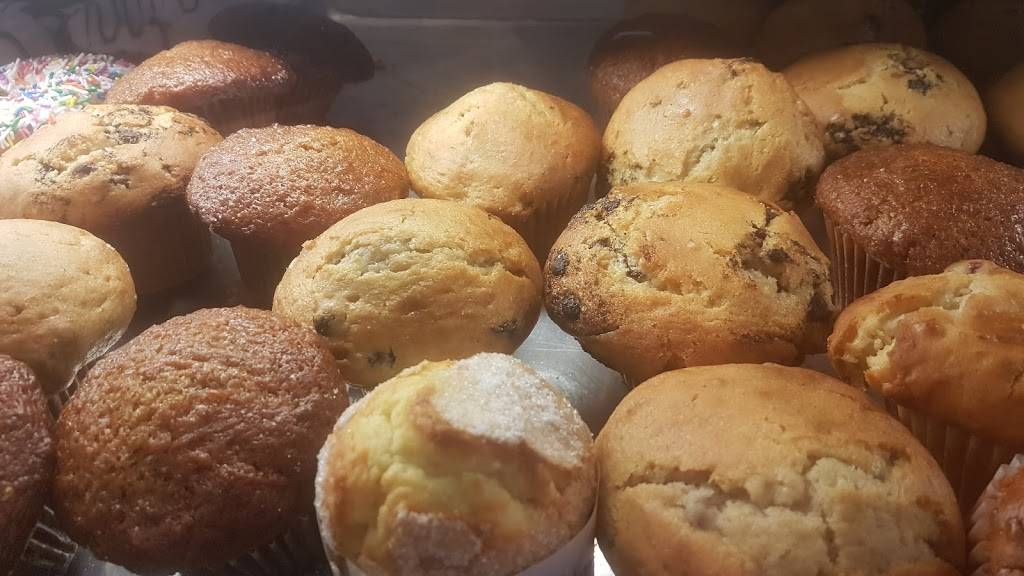 Brazil Bakery & Pastry Ltd | restaurant | 1566 Dundas St W, Toronto, ON M6K 1T5, Canada | 4165312888 OR +1 416-531-2888